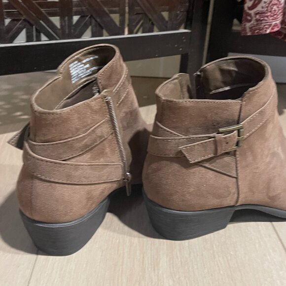 Just Fab Voss Ankle Boots, Size 9 WW. Brown "suede". - Picture 3 of 5